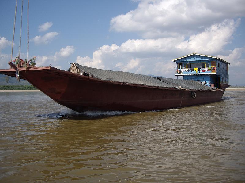 im54840.JPG - slowboat naar Luang Prabang